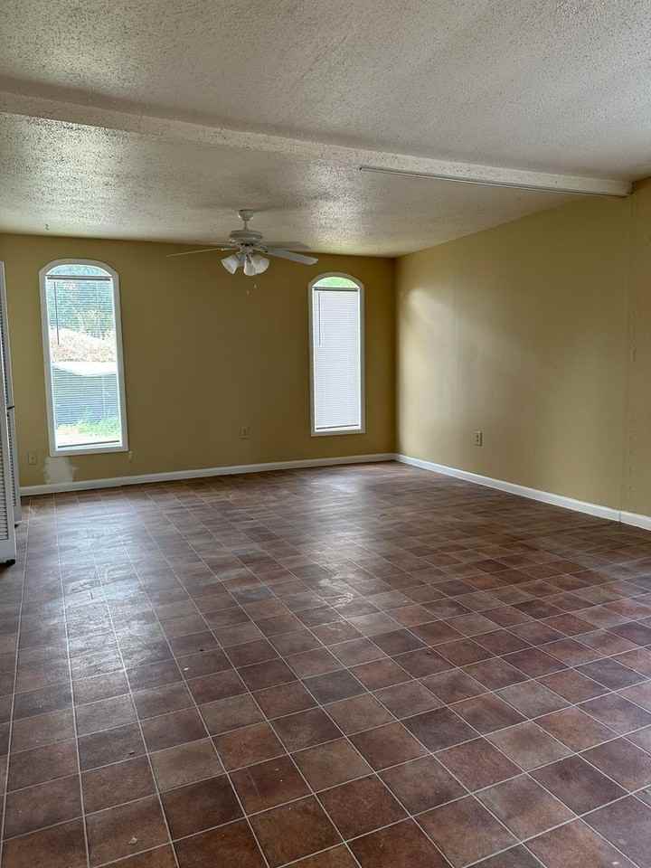 1516 Walnut Ave - Photo 6 of 15