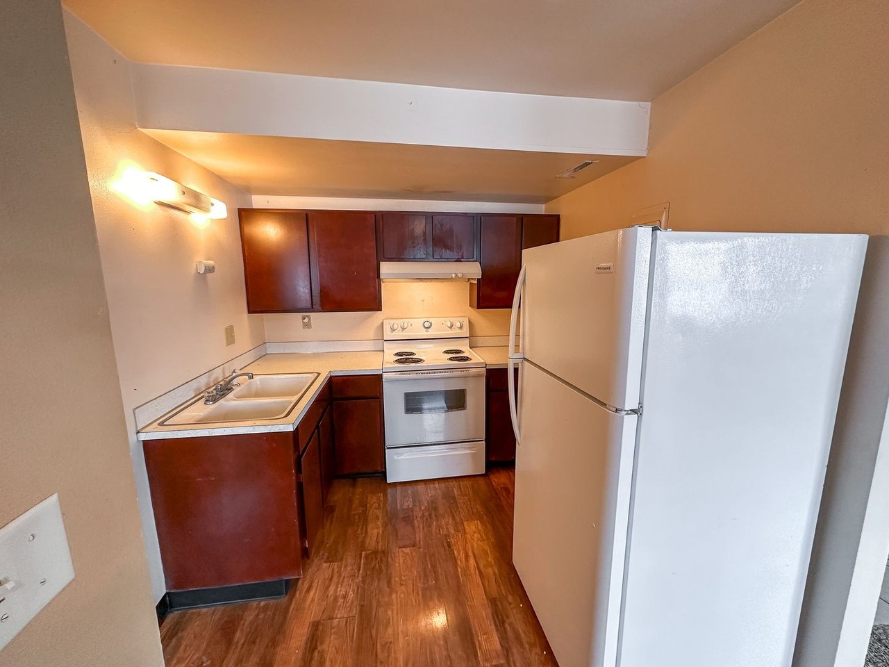 129 S. Oak - Photo 7 of 40