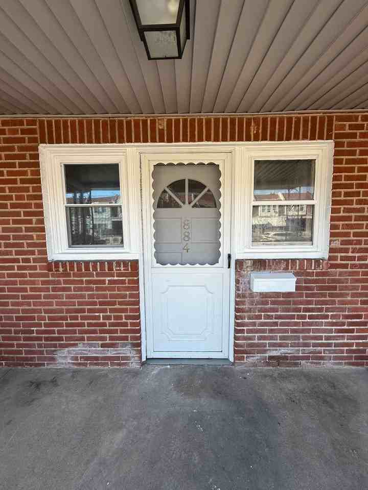 884 Bridge St - Photo 2 of 27