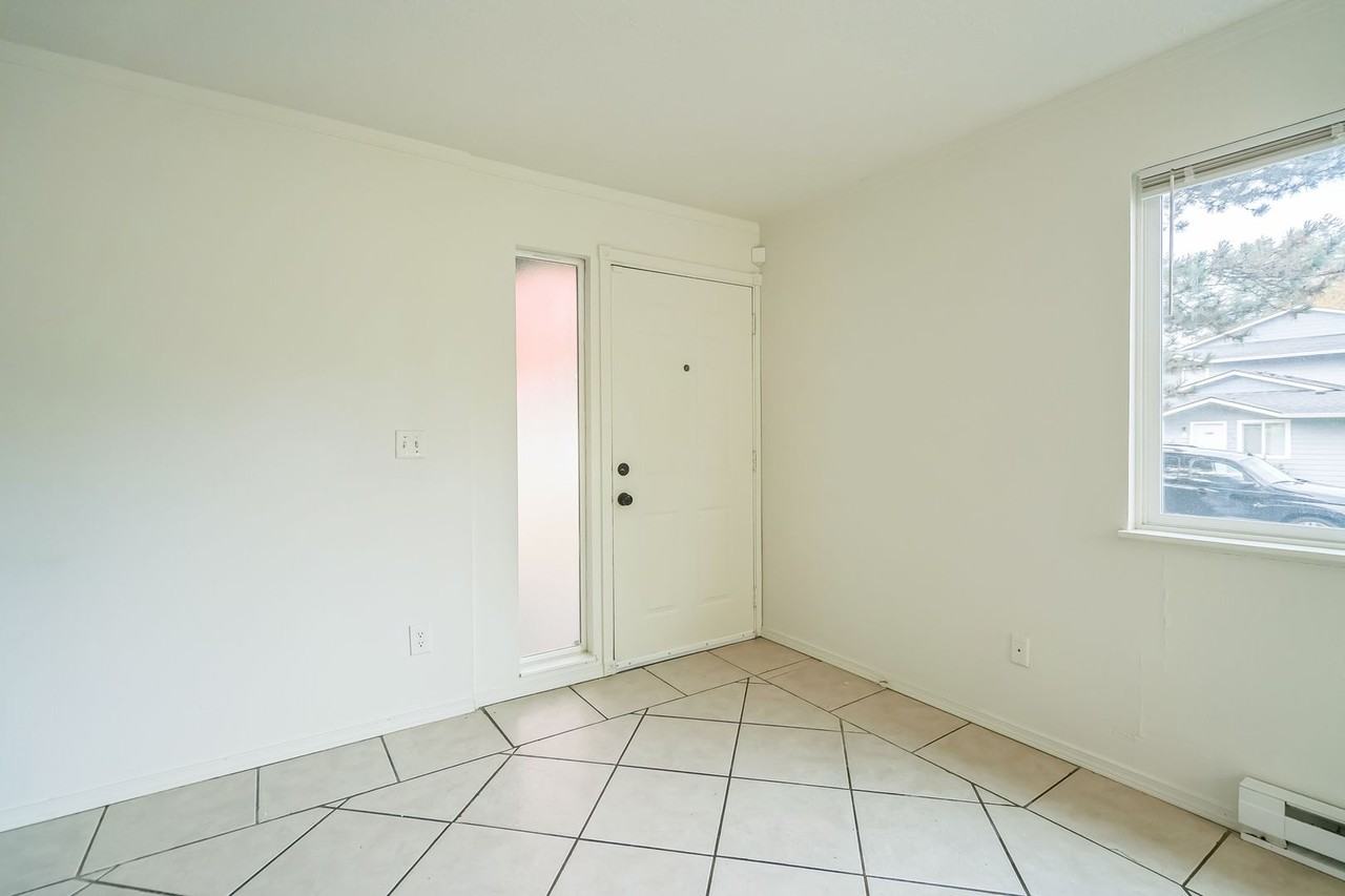 3118 Northeast 16th Street - Photo 3 of 30