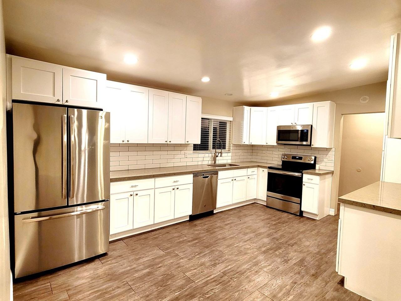 5598 Lazy Joe Avenue - Photo 4 of 19