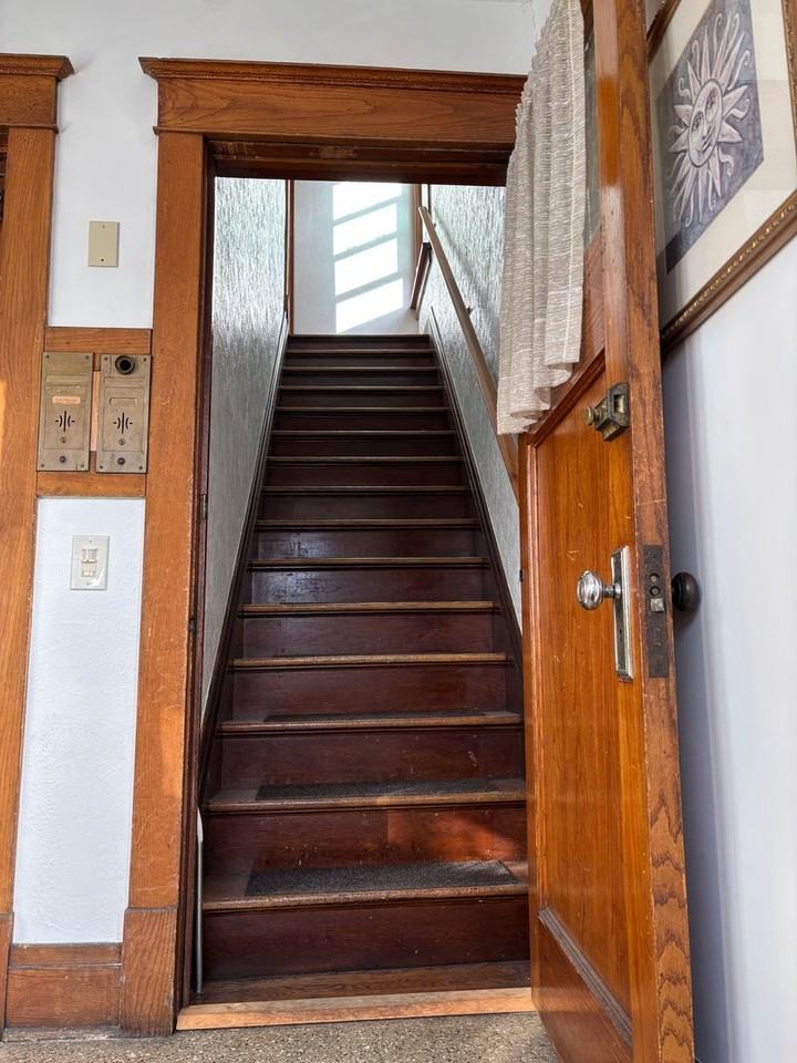 139 Carmel Rd - Photo 2 of 14