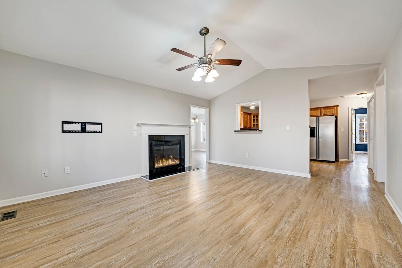 180 Dandelion Dr - Photo 3 of 15