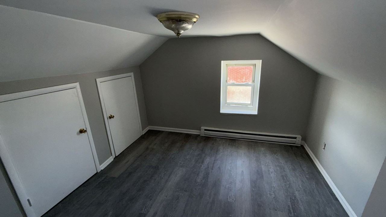 217 Chestnut St - Photo 7 of 12