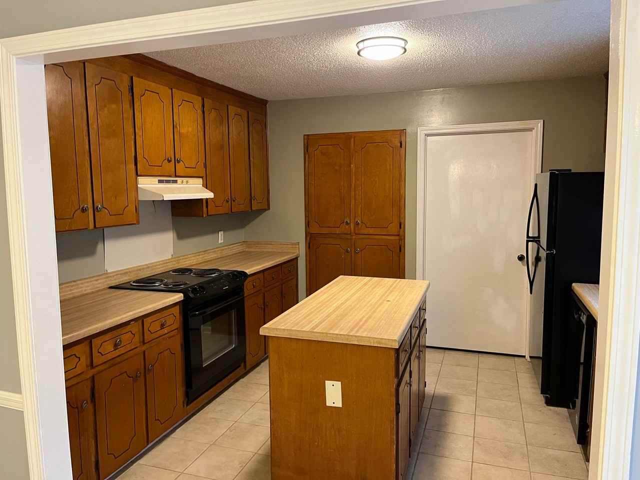 112 Blackhawk Dr - Photo 2 of 15