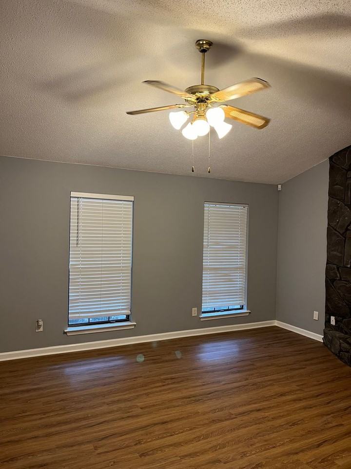 112 Blackhawk Dr - Photo 6 of 15