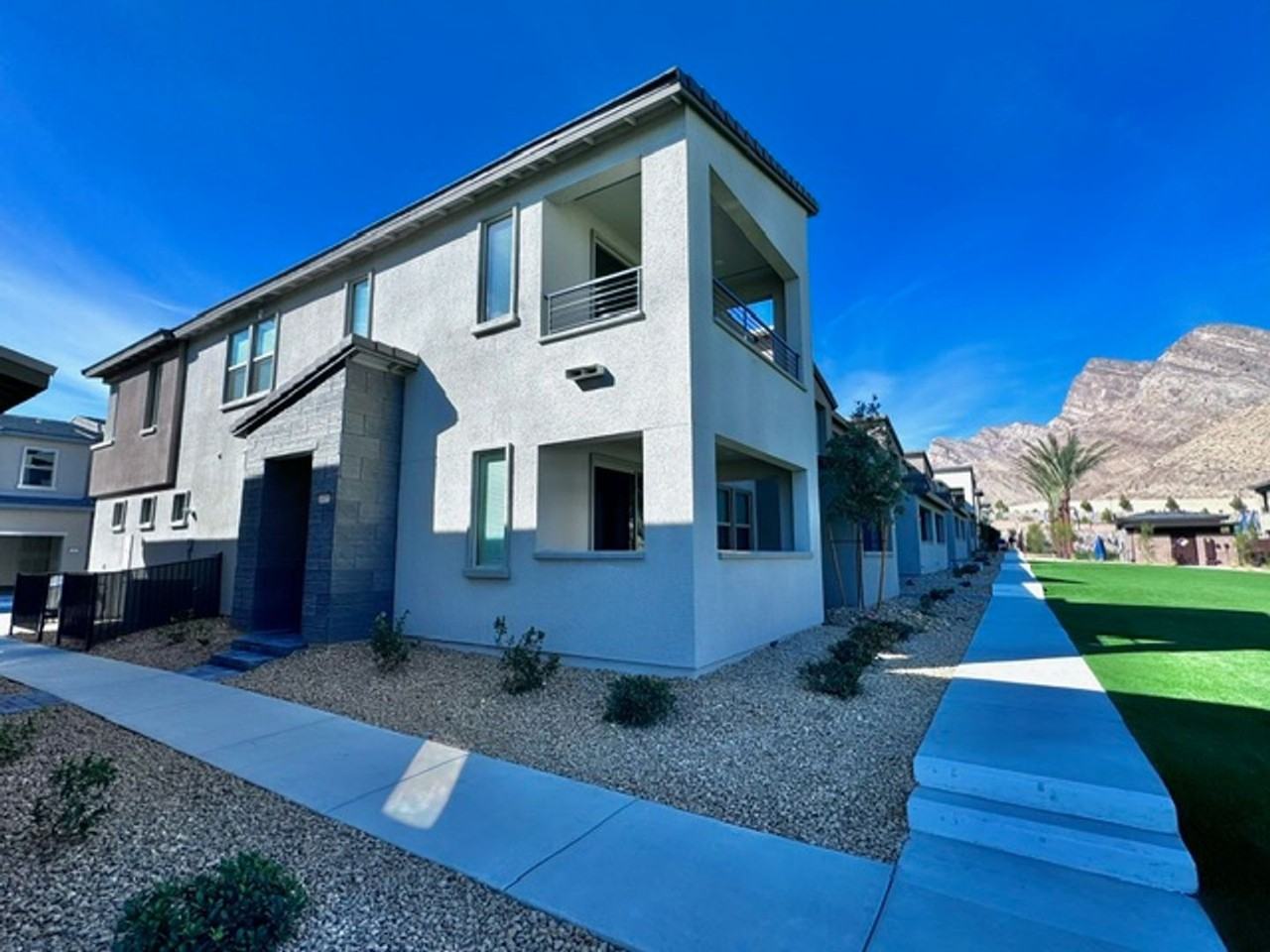 11422 Ethereal Landing Ave - Photo 2 of 29