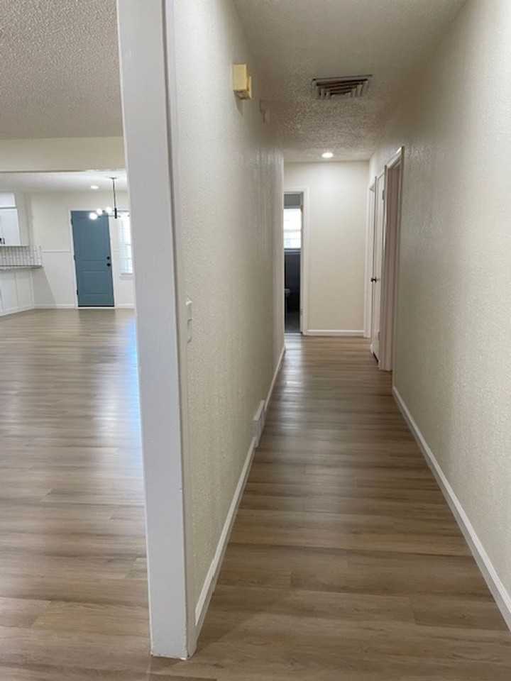 4210 52nd St - Photo 7 of 10