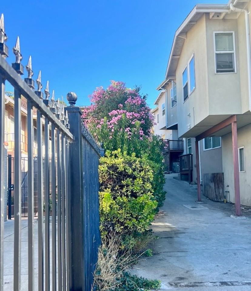 8860 Macarthur Blvd #8860 - Photo 3 of 27