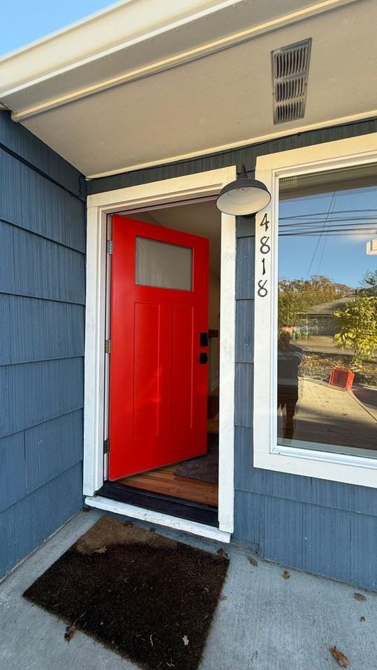 4818 Se Roethe Rd - Photo 2 of 36