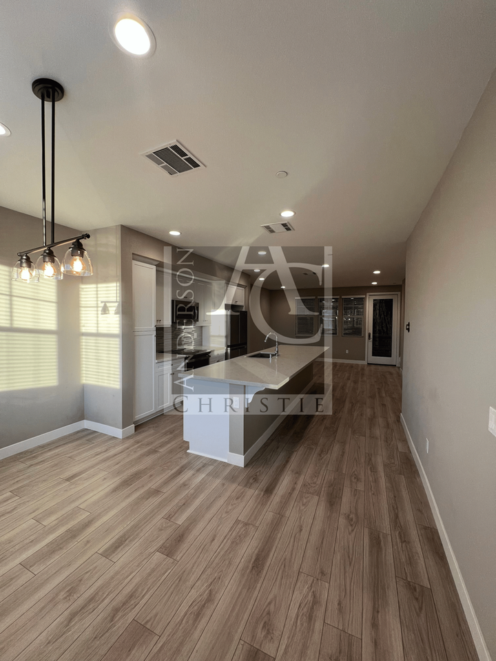 333 Skyforest Way - Photo 3 of 22