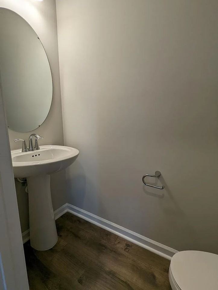 15017 Bayou Dr - Photo 2 of 25