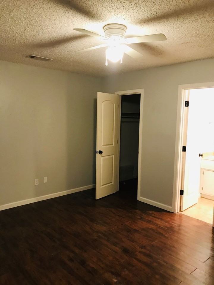 4915 56th St - Photo 3 of 22