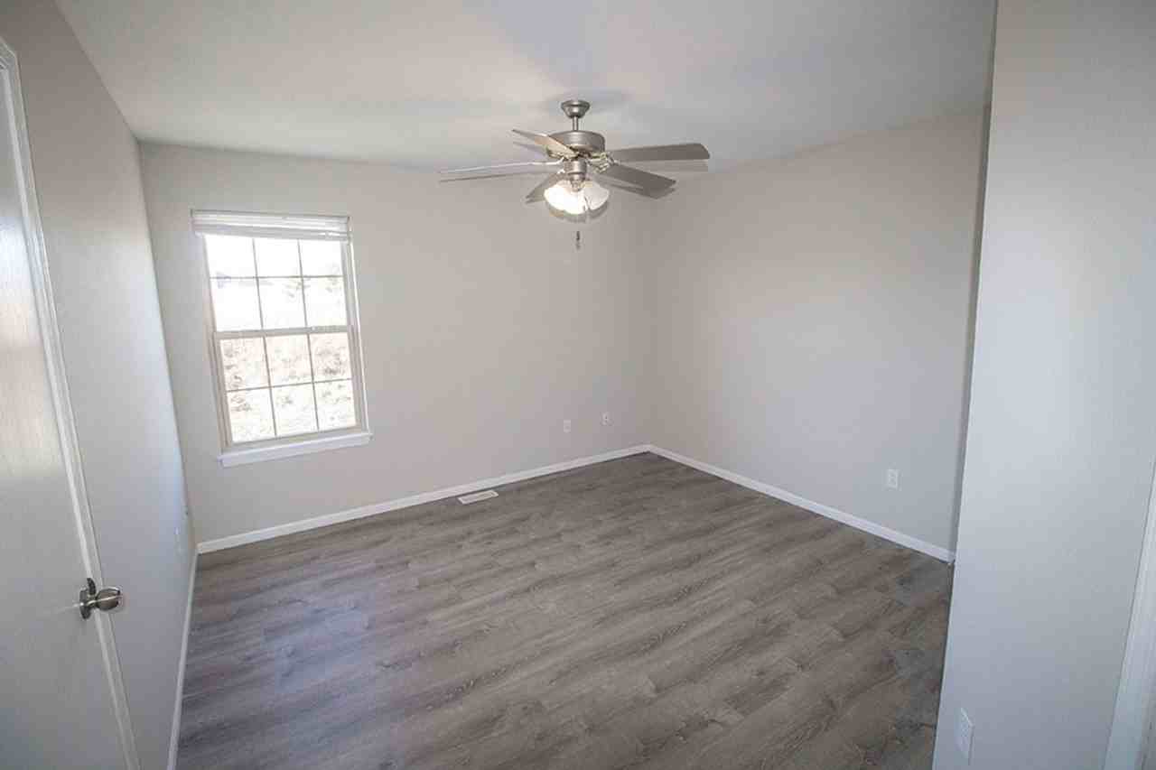 5301 Silver Mill Dr - Photo 6 of 30