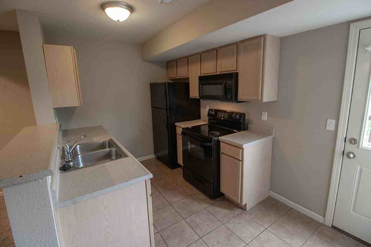 4007 Snowy Owl Dr - Photo 7 of 39