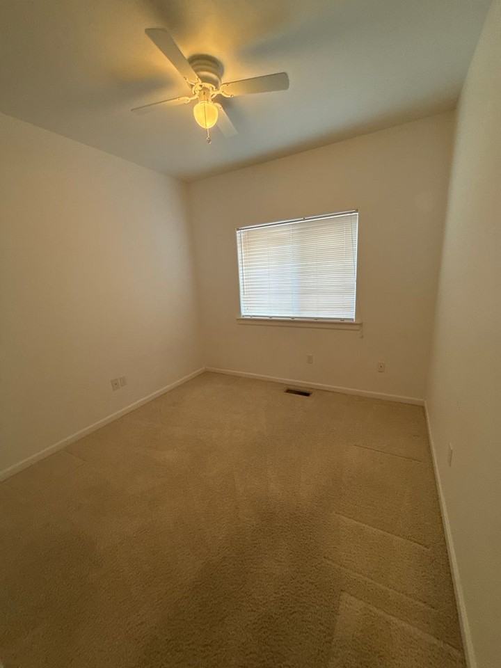 21183 Copperfield Ave - Photo 7 of 16