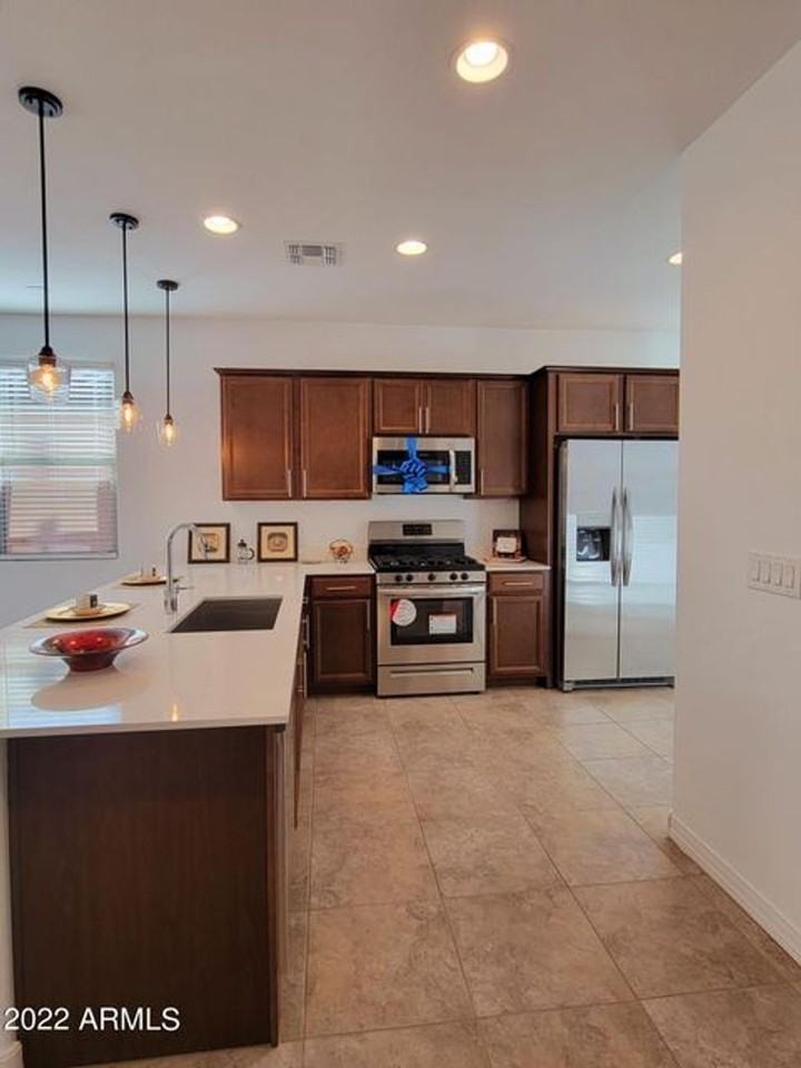 8955 W Solano Dr - Photo 5 of 29