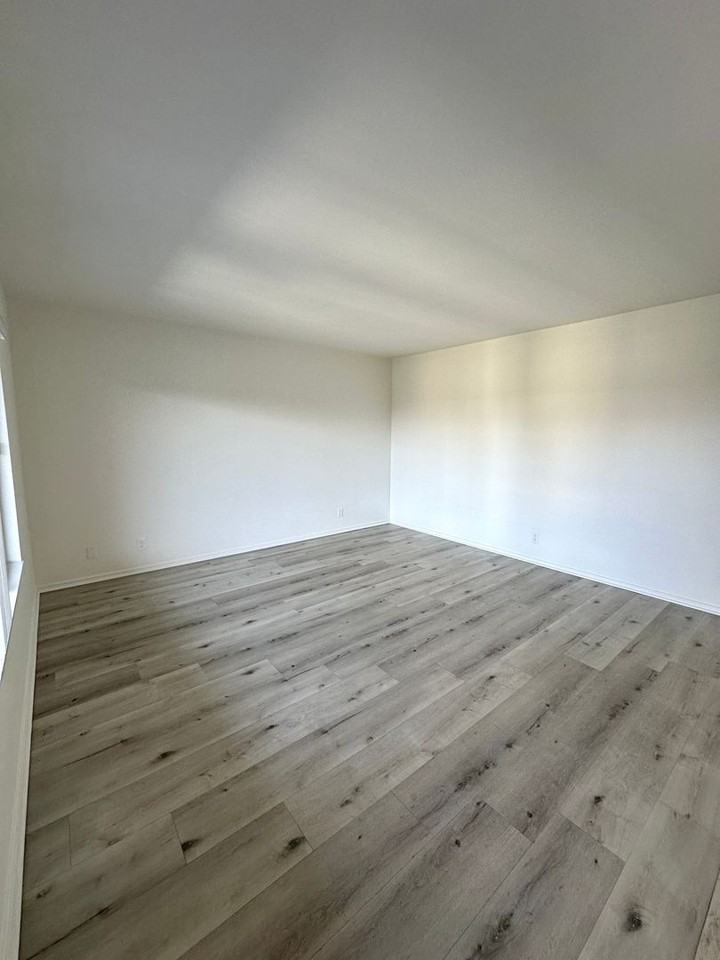 2772 E 2nd St #3B - Photo 3 of 13