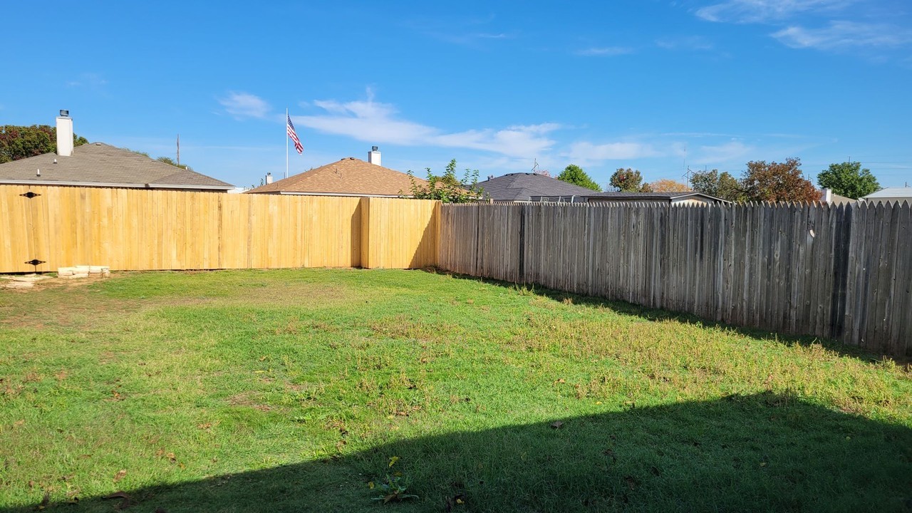 1806 76th St - Photo 6 of 39
