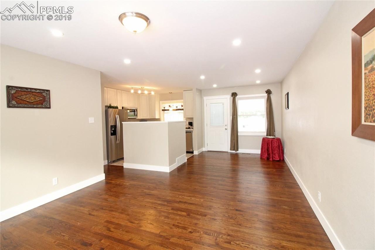 1211 Prairie Rd - Photo 2 of 19