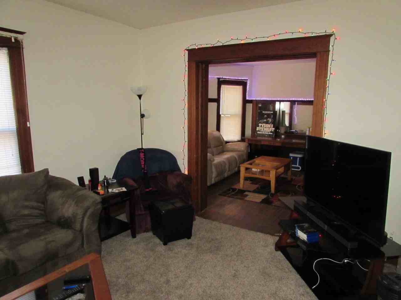 537 W Doty St - Photo 2 of 24