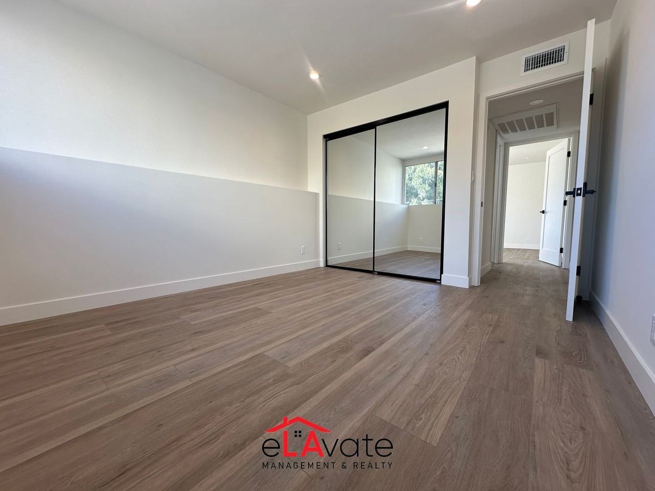 11600 Rochester Ave - Photo 5 of 12