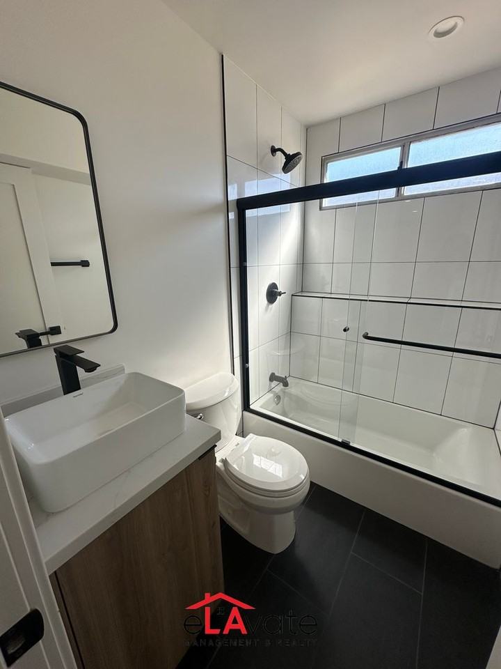 11600 Rochester Ave - Photo 6 of 12