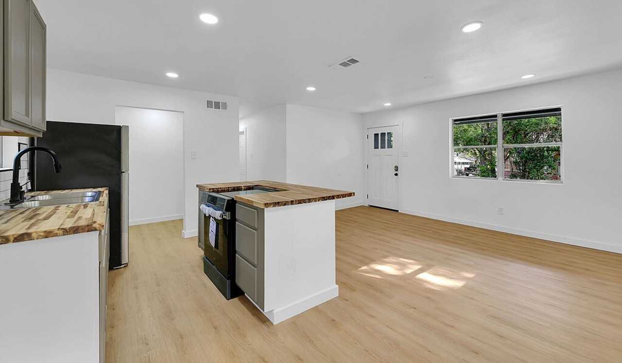 2809 Parrott Ave - Photo 7 of 31