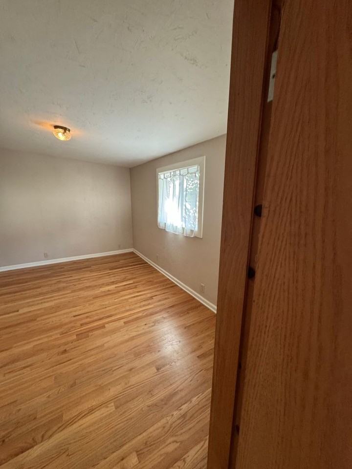 2572 W Woodbridge Rd - Photo 3 of 47