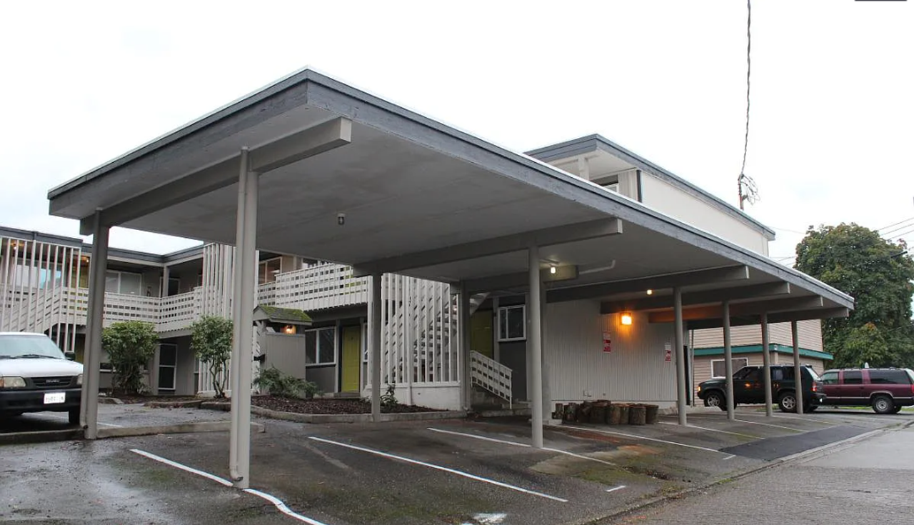 902 - Proverbs 31 Holdings LLC - Photo 2 of 5