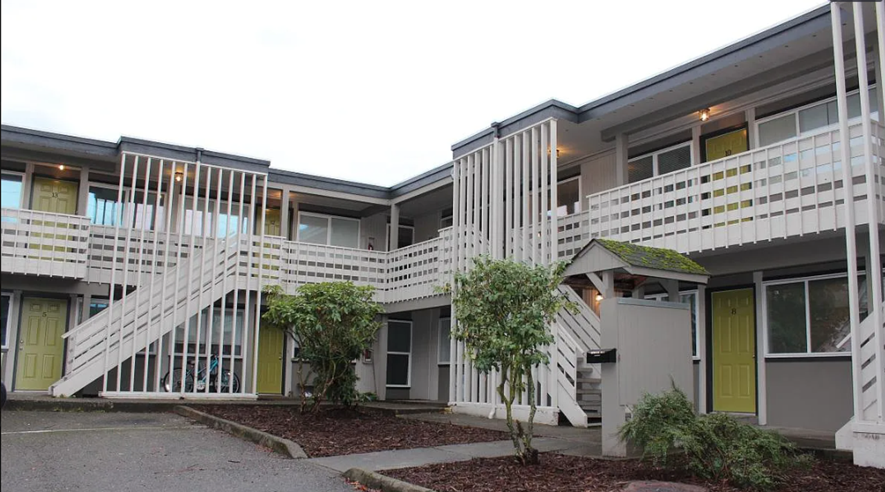 902 - Proverbs 31 Holdings LLC - Photo 4 of 5