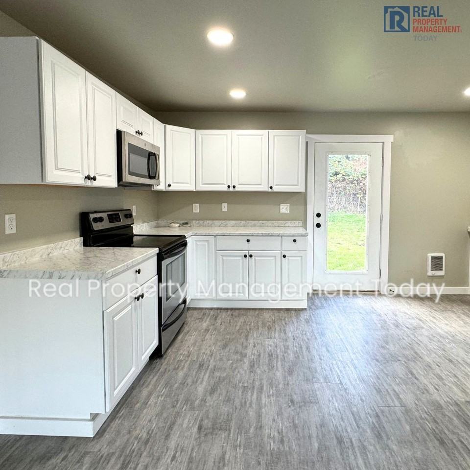 4614 S Alaska St #A - Photo 7 of 15