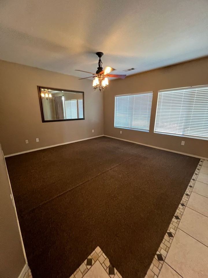 2614 Almaden St - Photo 4 of 22