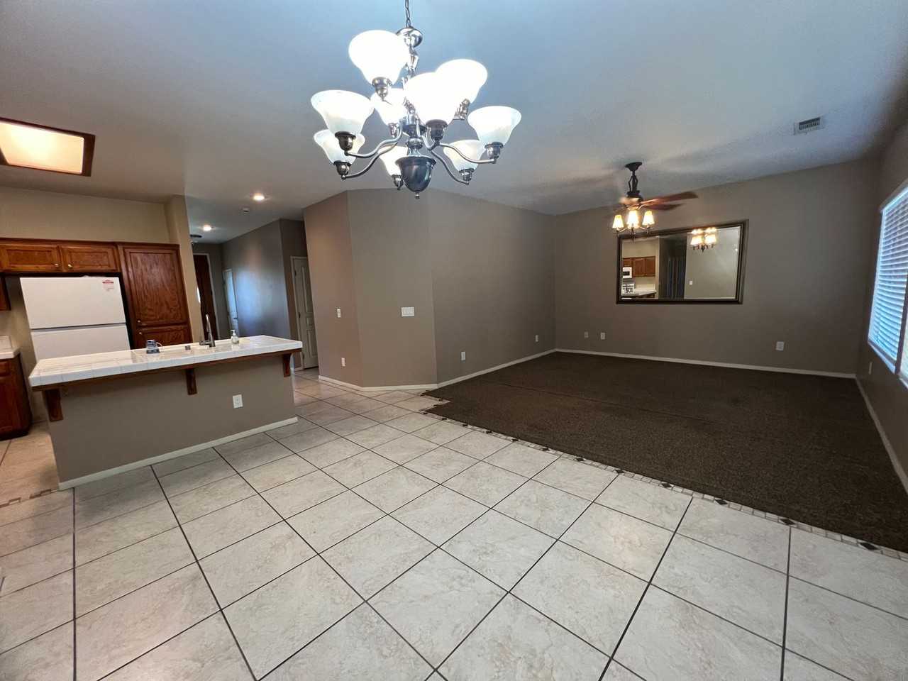 2614 Almaden St - Photo 6 of 22