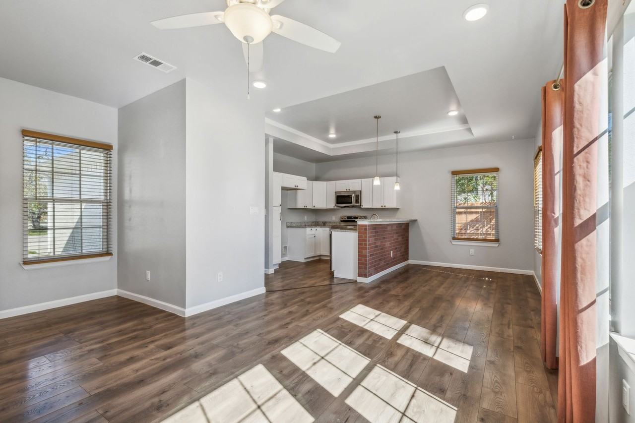 1218 E James St - Photo 3 of 40