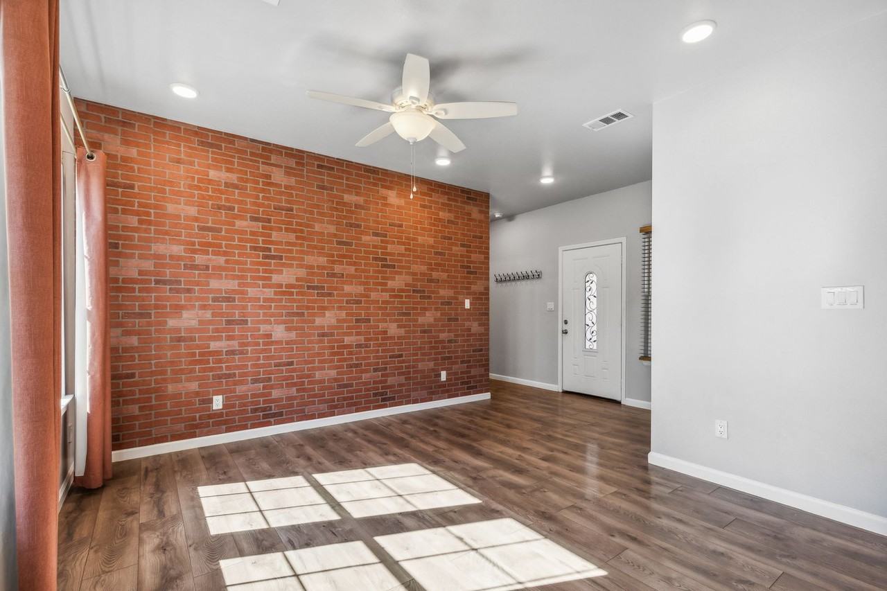 1218 E James St - Photo 7 of 40
