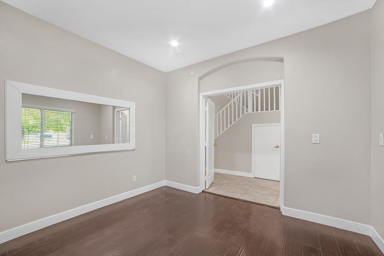 8305 Brewster Valley St - Photo 3 of 26