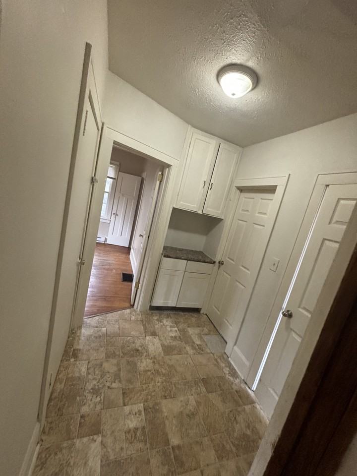 2304 E State St #NA - Photo 2 of 8