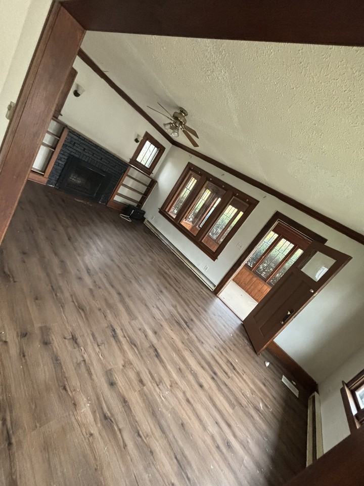 2304 E State St #NA - Photo 3 of 8