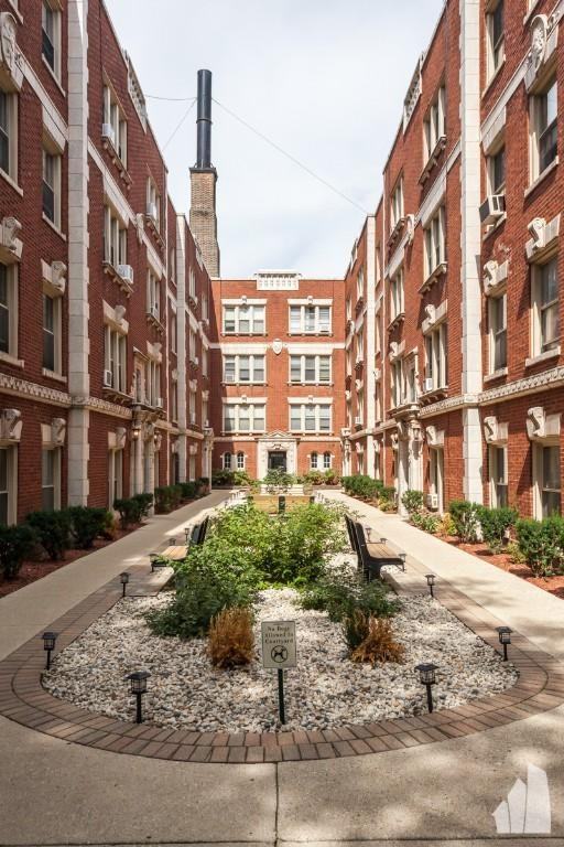 544 West Surf Street - Photo 6 of 7