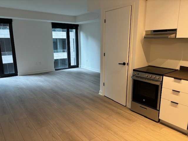 61 Charles St E - Photo 2 of 14