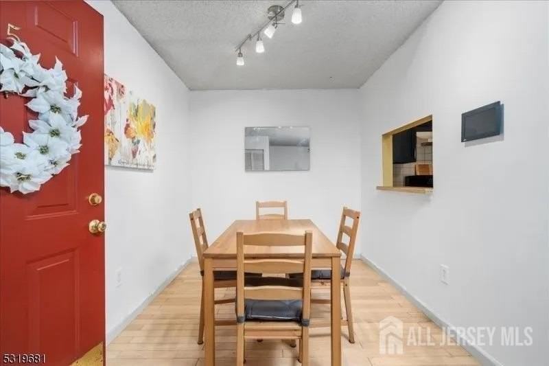 35 Lindsey Court - Photo 2 of 22