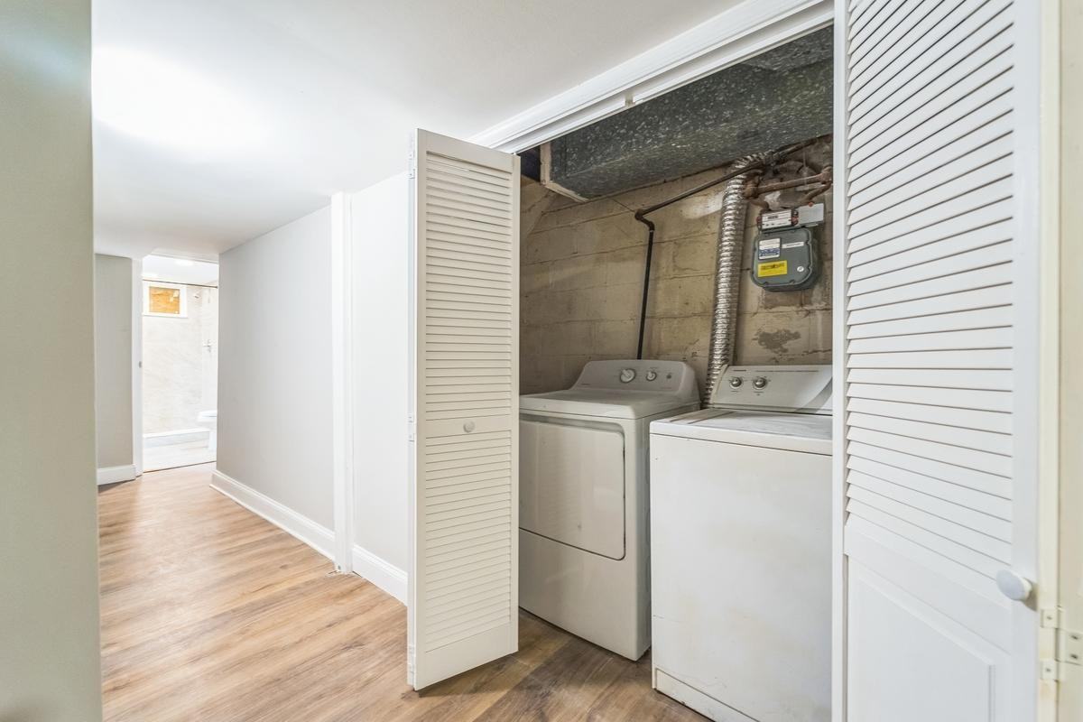 Oakford Ave - Photo 4 of 11