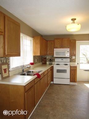 304 Montlieu Ave - Photo 2 of 20