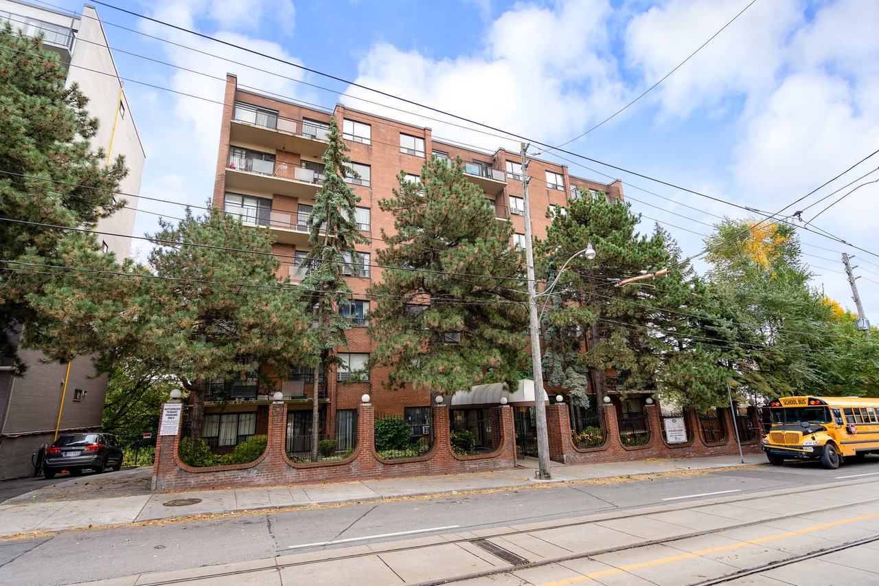 Iron Gate Manor - Photo 5 of 12