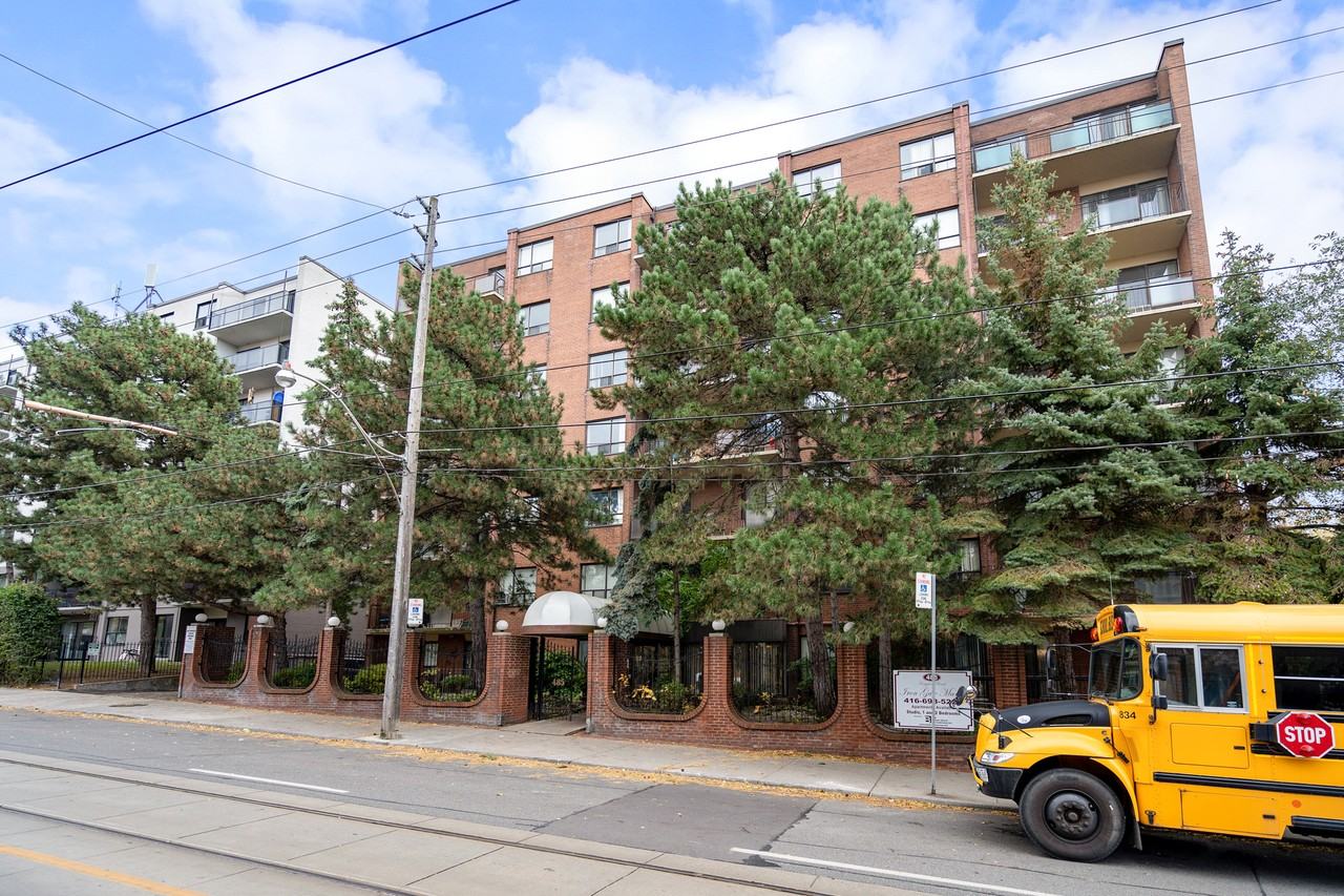 Iron Gate Manor - Photo 7 of 12