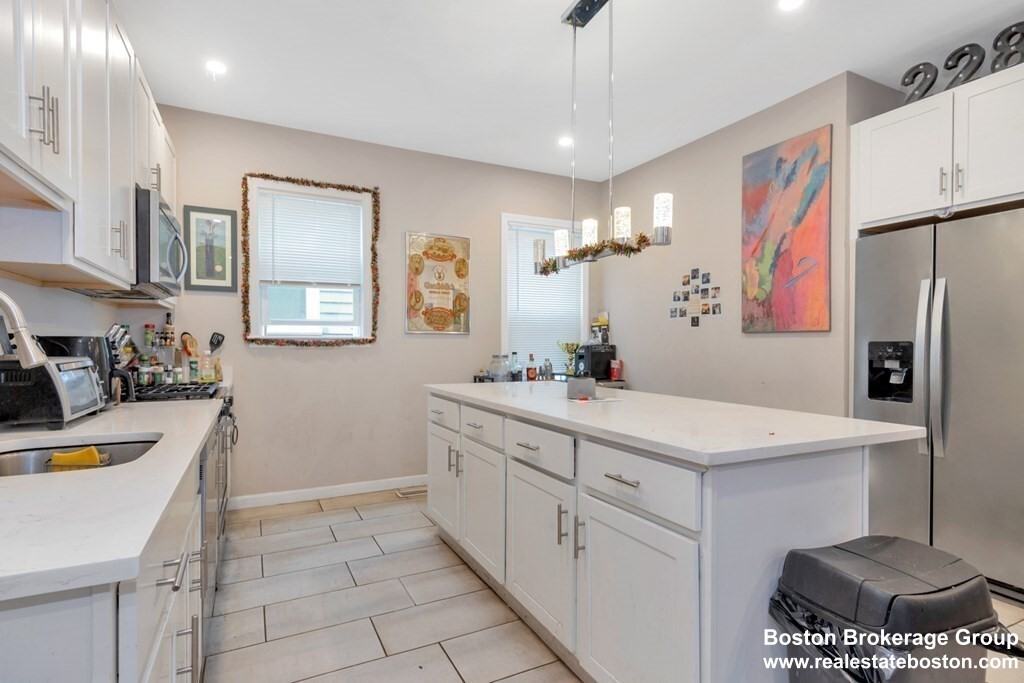 231 Calumet St #1 - Photo 4 of 14