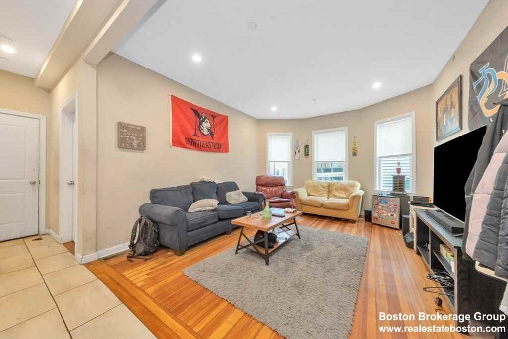 231 Calumet St #1 - Photo 7 of 14