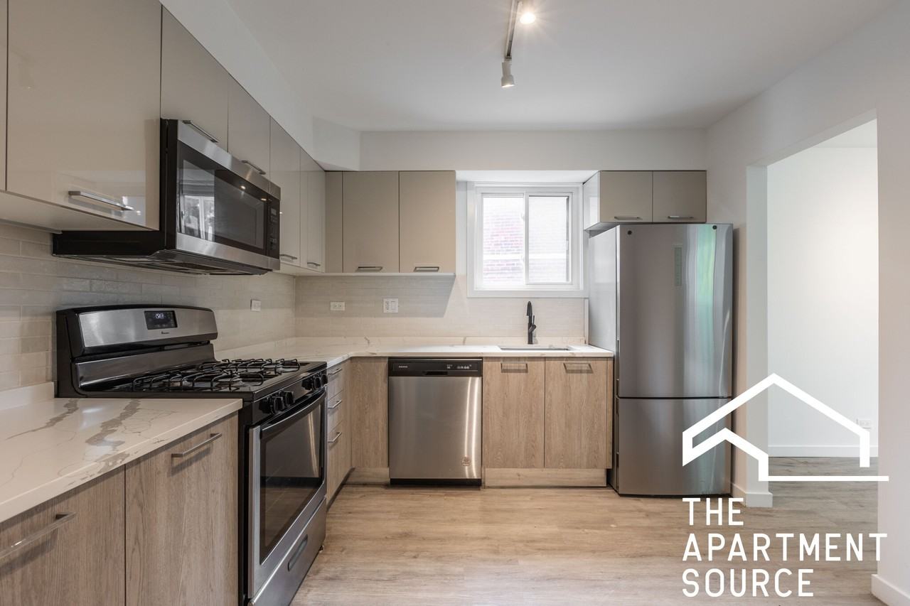 7621 N Sheridan Rd #2K - Photo 2 of 28