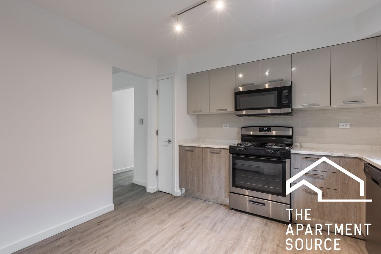 7621 N Sheridan Rd #2K - Photo 3 of 28